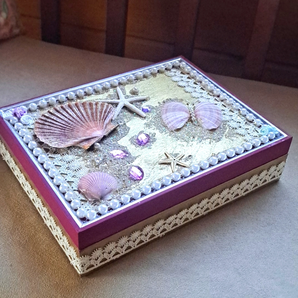 Seashells, glitter, and pearls keepsake box